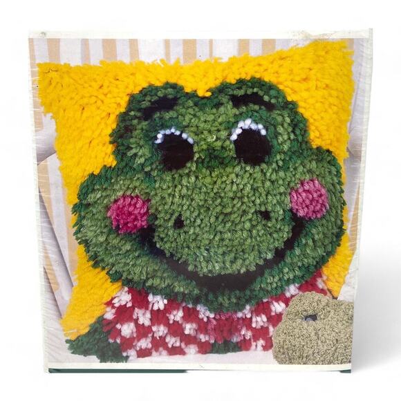 Natura Froggy Grenouille Ranita Latch Hook Kit Happy Frog Craft Sealed 12" x 12" - Picture 10 of 10